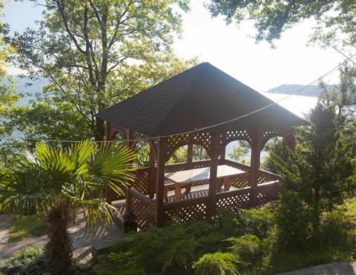 Беседки на территории отеля - Парк-отель «Небуг»