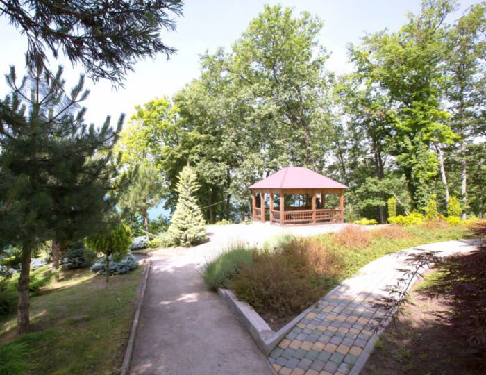 Беседки на территории отеля - Парк-отель «Небуг»