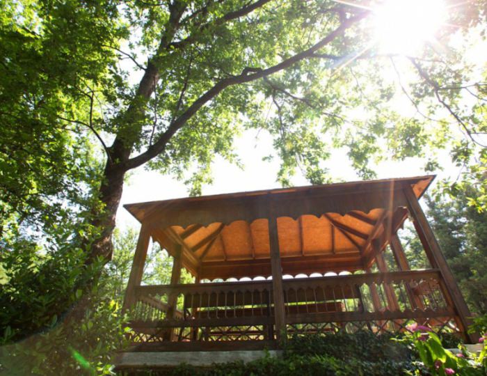 Беседки на территории отеля - Парк-отель «Небуг»